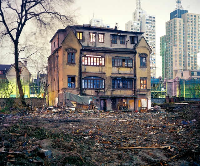 Photographer Captures the Social and Physical Transformations of Shanghai - Featured Image