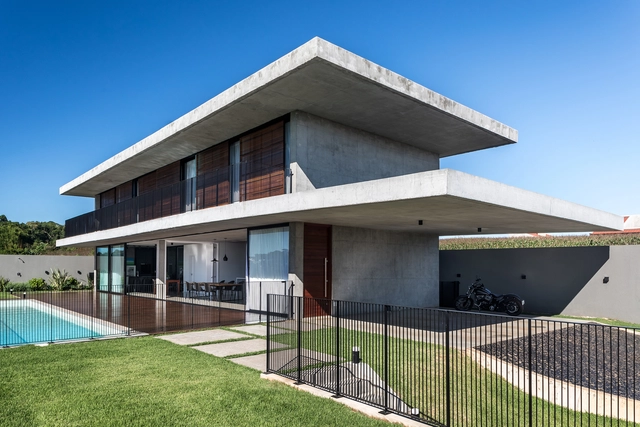 Casa JK / Michel Macedo Arquitetos - Casas, Fachada, Porta, Cerca