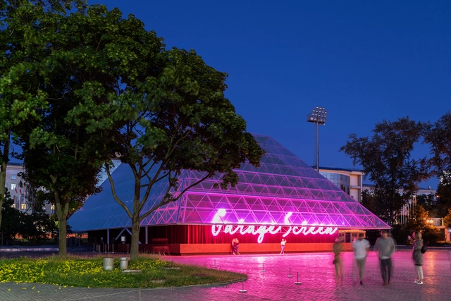 Cinema Garage Screen / SYNDICATE Architects - Pavilhão 