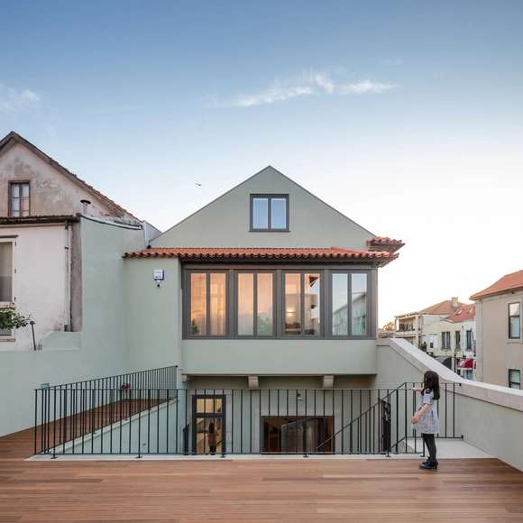 Campo Lindo House / Pedro Vasco Ferreira Architecture Studio - Exterior Photography, Residential, Stairs, Door, Facade