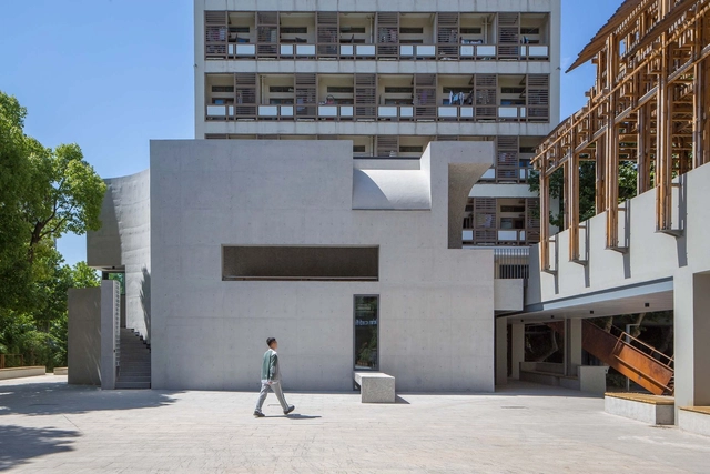 南京艺术学院-砼展厅 / 上海中森建筑与工程设计 - 美术馆