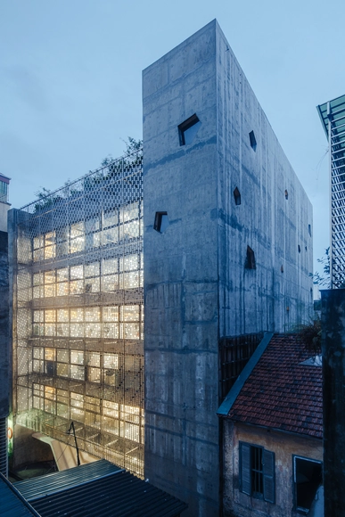 OpenAsia Group总部，两个核心筒吊起的桥梁办公楼 / G8A Architecture & UrbanPlanning - 办公设施