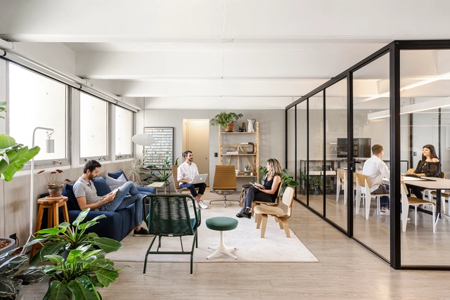Todos Arquitetura Office / Todos Arquitetura - Interior Photography, Offices Interiors, Chair, Table