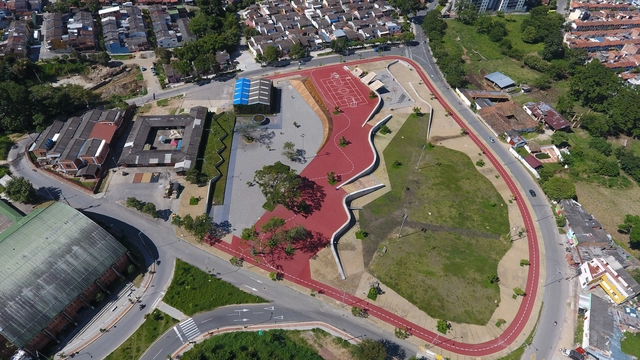 Parque contemplativo Piedecuesta / Castro Arquitectos - Parque