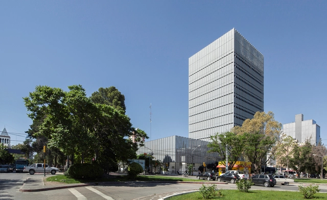 Nueva Sede BPN / DINAMO Arquitectura - Banco, Fachada, Urbano