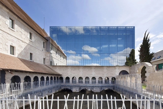 6 Historical Buildings Topped by Contemporary Glass Extensions - Featured Image