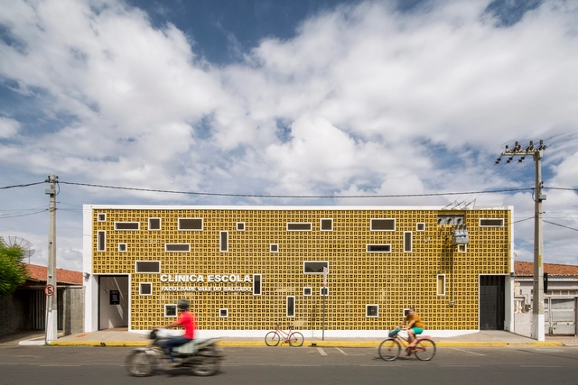 Clínica Escola FVS / Lins Arquitetos Associados - Universidade, Fachada