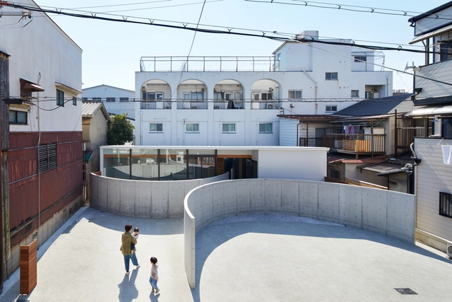 此花住宅，将围墙变为柔和的过渡边界 / 藤原室建筑设计事务所 - 独立住宅