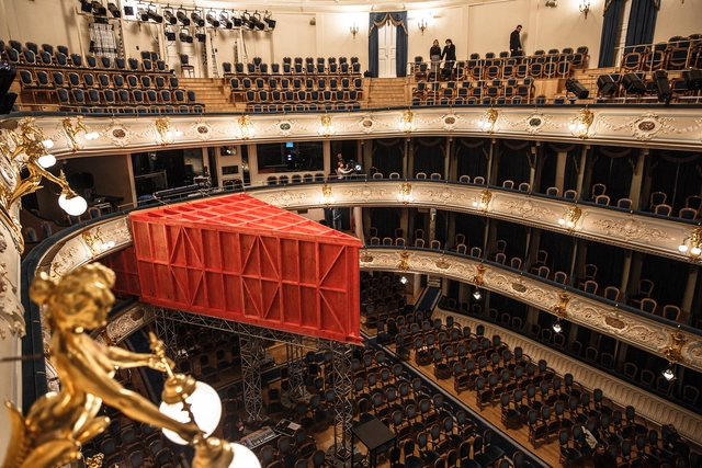 Teatro de madeira compensada / ARCHATTACKA / ARCHATTACKA - Pavilhão 