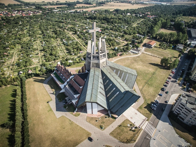 Day-VII Architecture: How the Architecture of Polish Churches Developed in a Secular Socialist State - Featured Image