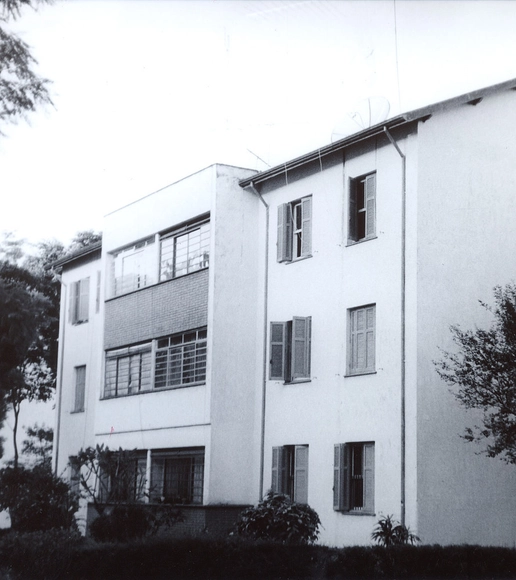 A habitação coletiva com linguagem híbrida: Conjunto Residencial Santa Cruz - Imagem de Destaque