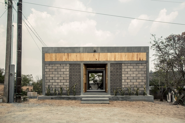 Casa Melani / BIOSARQS + Hábitat para la Humanidad México + ONG Cuidemos.org - Casas, Puerta, Fachada