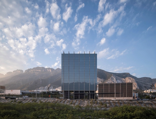 Edifício Albia / Landa + Martínez Arquitectos - Edifícios De Escritórios