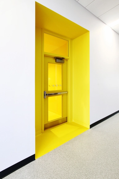 Puertas cortafuego: qué son y cómo incorporarlas en un proyecto de arquitectura - Imagen Principal