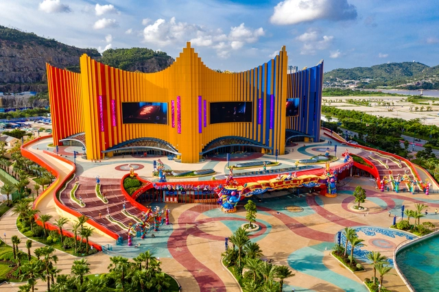 Stufish Entertainment Architects Design the Chimelong Theatre in China - Featured Image