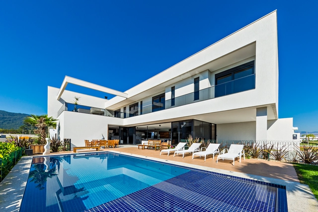 Residência BC / NK Architetura - Casas, Fachada, Cadeira