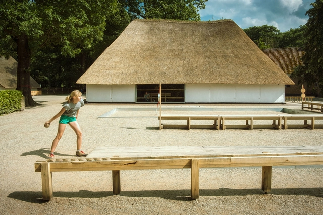 Volkssportenschuur 民俗运动中心 / De Gouden Liniaal Architecten - 娱乐训练场馆