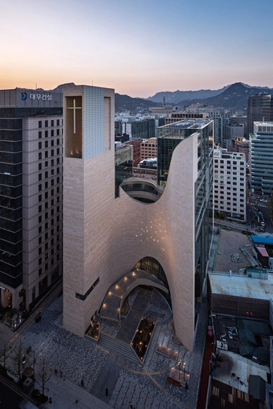 Saemoonan 弧形教堂，爱上帝也爱邻里街坊 / Seoinn Design Group + Lee Eunseok - 教堂