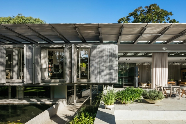 Casa P.E. / Andrade Morettin Arquitetos Associados - Casas