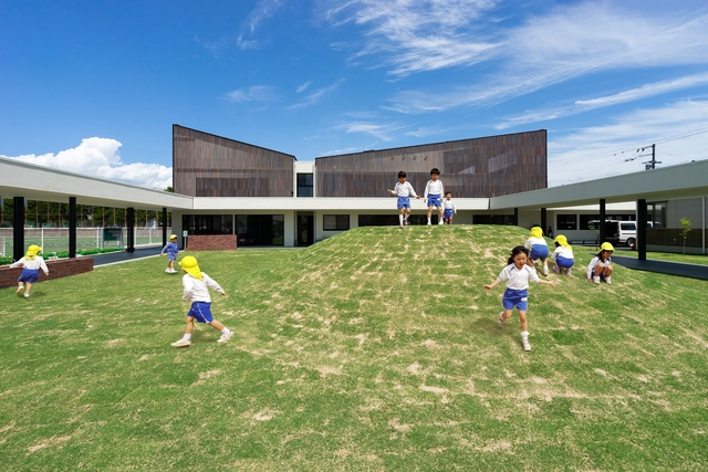 Jardim de Infância KO / HIBINOSEKKEI, Youji no Shiro, Kids Design Labo - Jardim De Infância