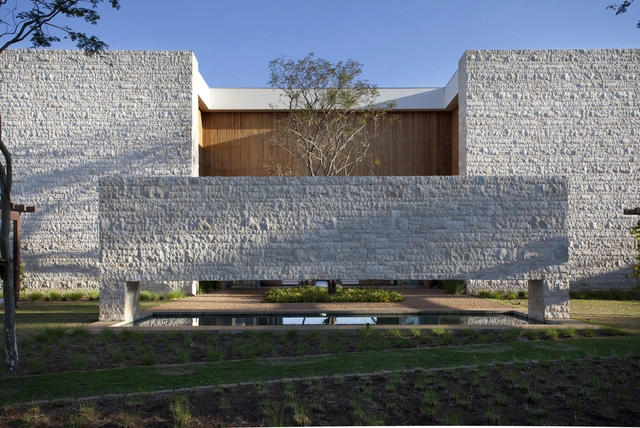 Quinta da Baroneza Residence / Débora Aguiar - Houses
