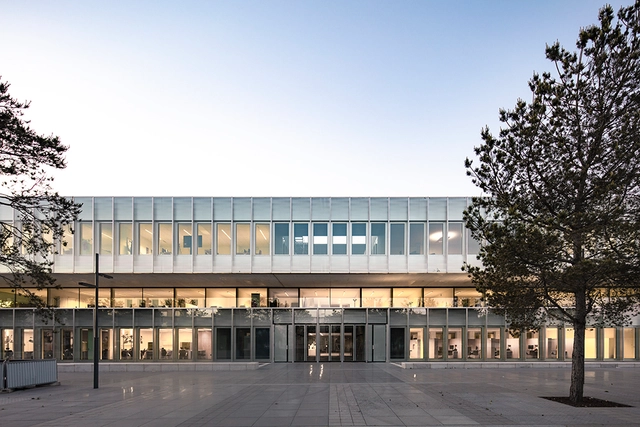 法国里尔手工艺品商会及展馆 / KAAN Architecten + PRANLAS-DESCOURS architect + associates - 混合用途建筑