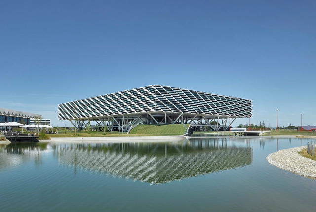 Adidas World of Sports Arena / Behnisch Architekten - Office Buildings