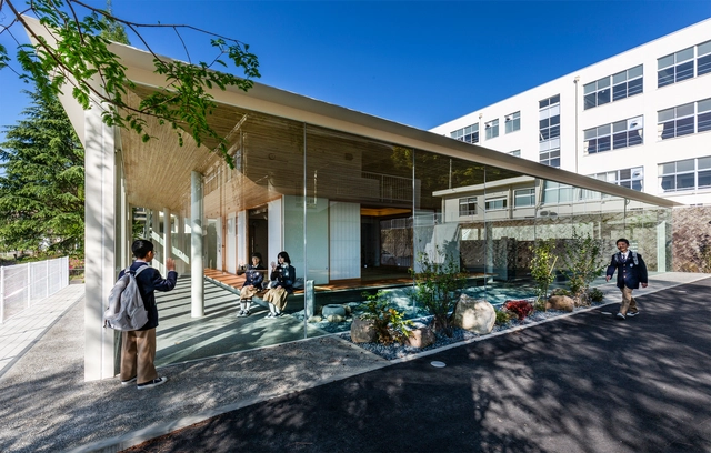 Escuela KB / HIBINOSEKKEI + Youji no Shiro + Kids Design Labo - Escuela Primaria