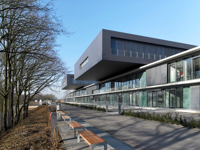 Centro nacional de rehabilitación Rehazent / M3 Architectes - Arquitectura Para La Salud 