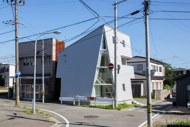 秋田白色房屋 / 东海林健建筑设计事务所 - 独立住宅