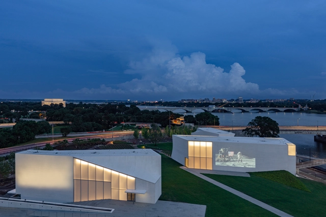 Expansão do Kennedy Center projetada por Steven Holl é inaugurada nos EUA - Imagem de Destaque