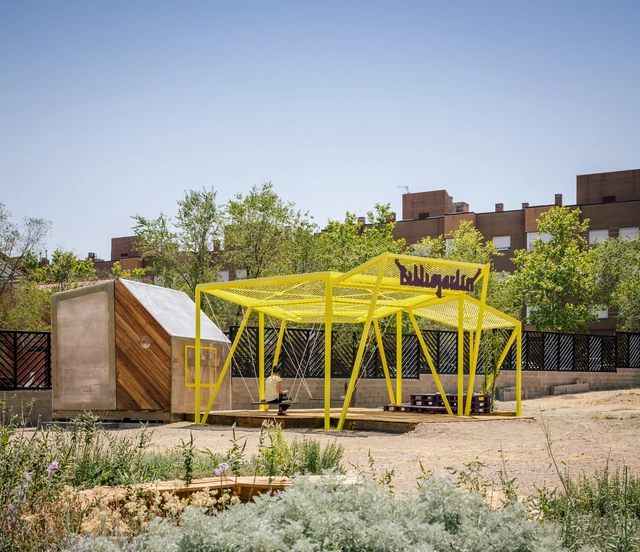 BiblioJardín / Kune Office - Bibliotecas, Jardín, Fachada