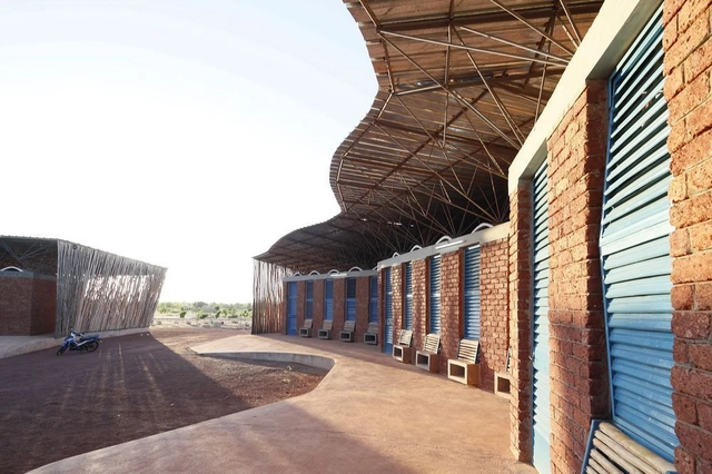 La nueva arquitectura de Burkina Faso nos enseña cómo vincular el paisaje y la historia - Imagen Principal