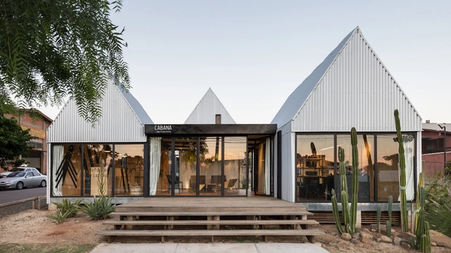 Escritório Cabana arquitetura e design / Cabana arquitetura e design - Arquitetura De Escritórios, Jardim, Porta, Fachada, Escada