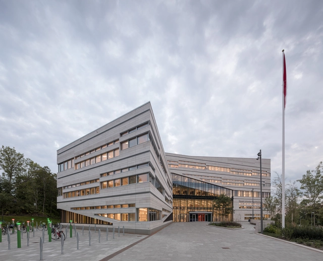 乌普萨拉大学行政楼 Segerstedthuset / 3XN - 大学
