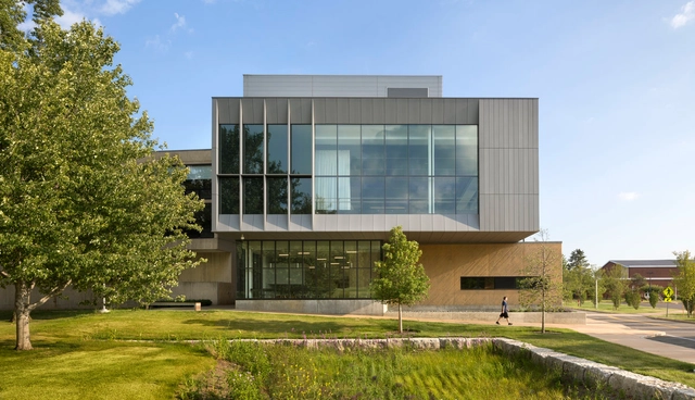 Deborah Berke and Barry Bergdoll Appointed to Pritzker Architecture Prize Jury - Featured Image