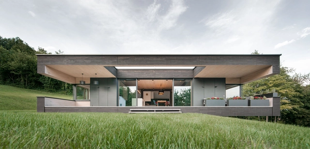 Villa Marie House / Superfuturegroup - Houses