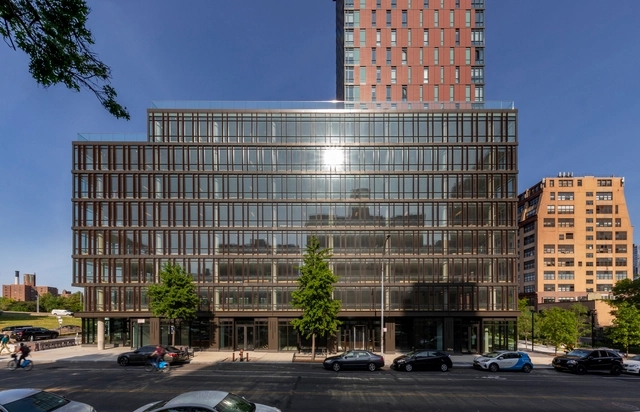 Oficina Amberly + Edificio residencial / Woods Bagot - Edificio De Oficinas