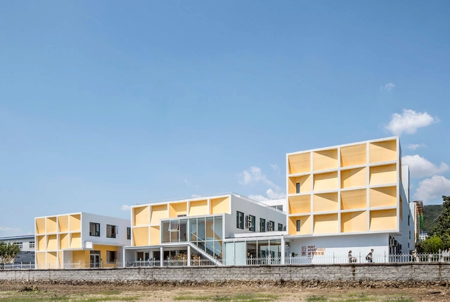 Yantai Chunhui Road Port Apartment / MAT Office - Apartments, Facade
