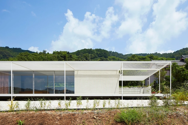 Casa en Shiraiwa / 2id Architects - Casas