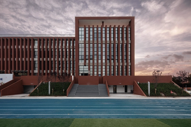 西安市航天城第一中学 / 西安建筑科技大学建筑设计研究院 - 中小学校