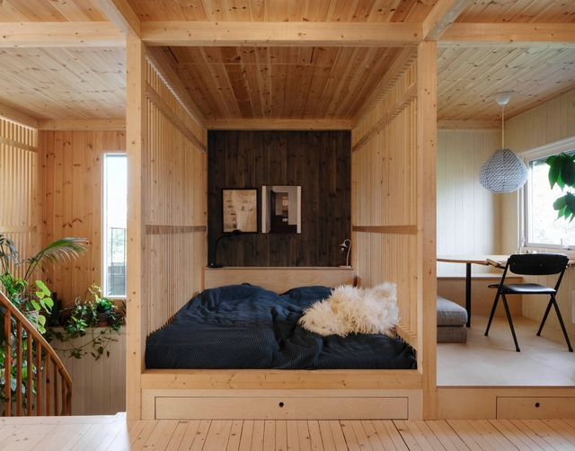 Wood Slat "Shotgun House" / Austigard Arkitektur - Casas
