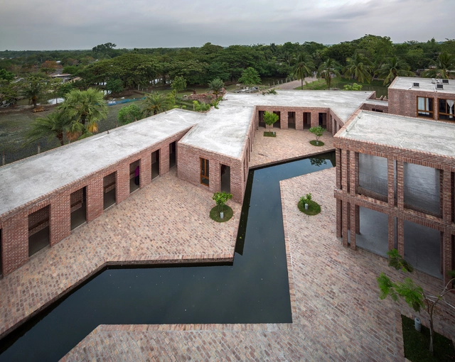 Friendship Hospital Satkhira / Kashef Chowdhury/URBANA - Hospital 
