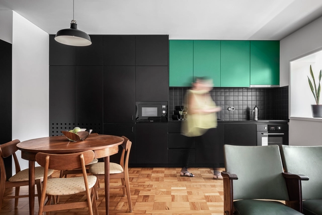 Apartamento do Morro / Hinterland Architecture Studio - Edifício De Apartamentos, Cozinha, Mesa, Cadeira, Iluminação, Bancada
