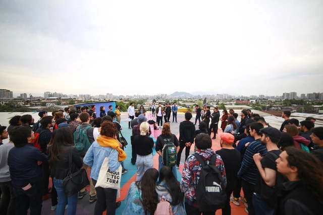 Estudiantes de arquitectura intervienen el espacio público en la XXI Bienal de Arquitectura de Chile - Imagen Principal