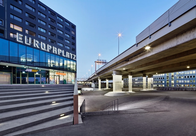 Europaplatz Multipurpose Center  / Planning Association Bauart Architects and Planners + URBANOFFICE Architects - Exterior Photography, Religious Buildings, Facade, Stairs
