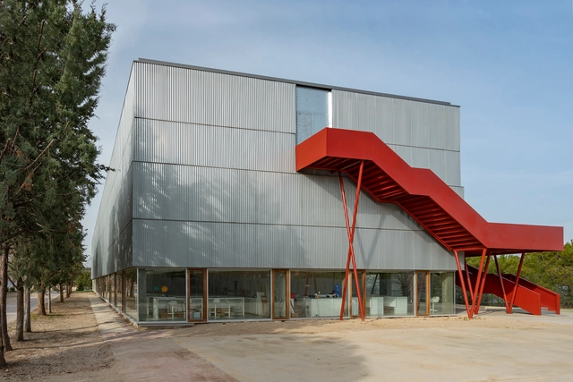 Rehabilitación del Aulario B Founder's Hall, ganador del Primer Premio COAM 2019 - Imagen Principal