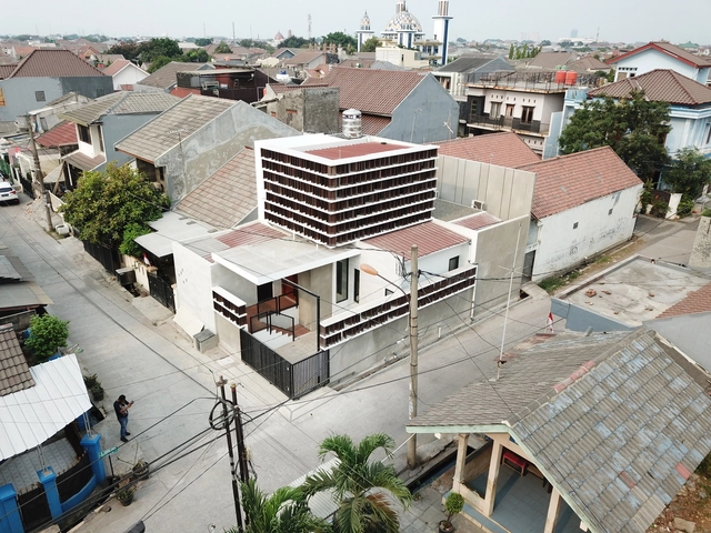 Genteng House / SASO Architecture Studio - Exterior Photography, Renovation, Facade
