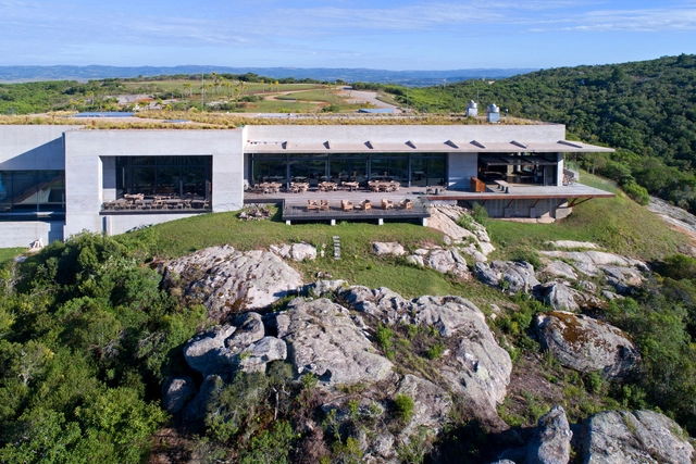 Bodega Garzón / Bórmida & Yanzón - Viña, Costa