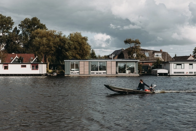 Energy Positive Floating Villa / vanOmmeren-architecten - Exterior Photography, Houses